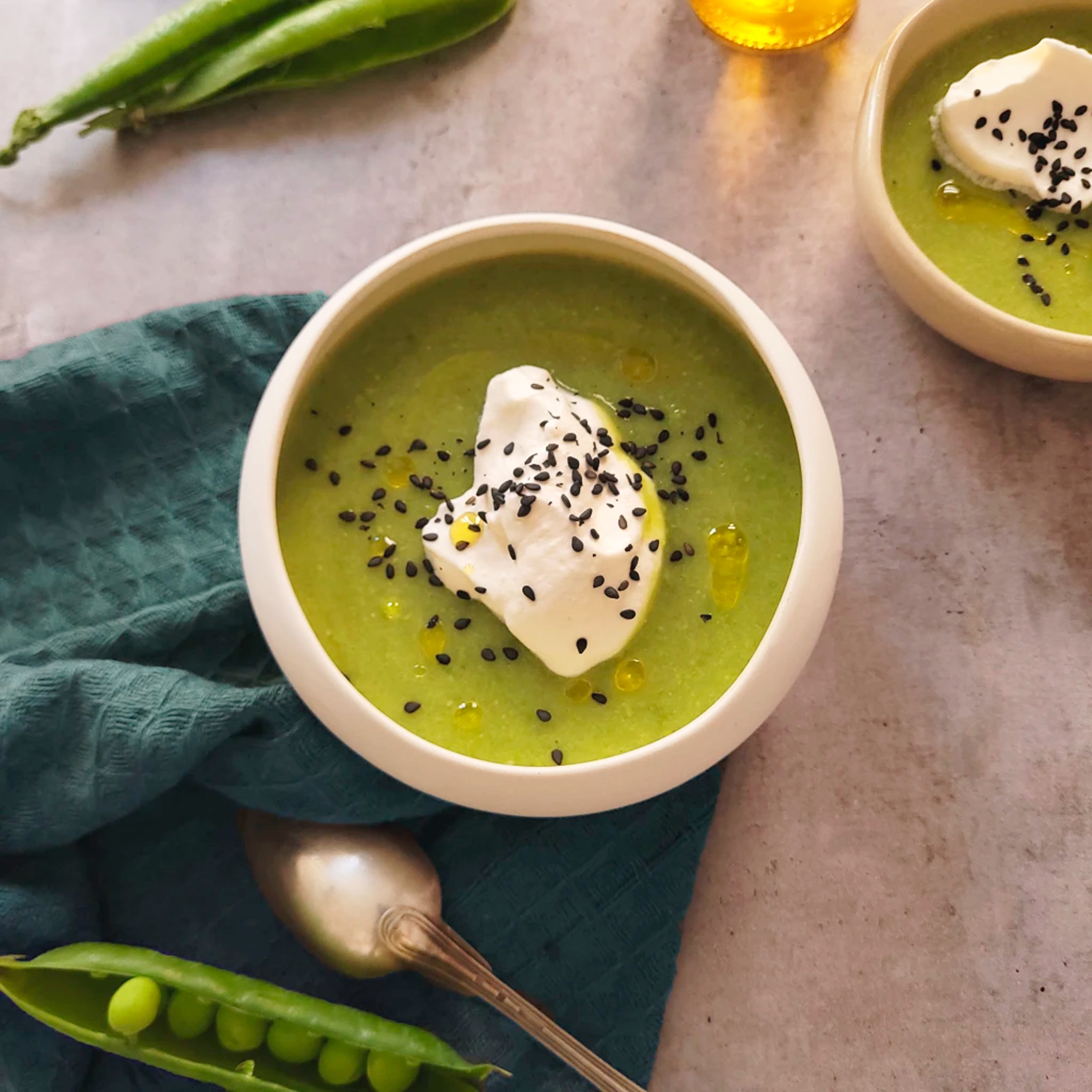 Gaspacho de petits pois et chantilly au parmesan