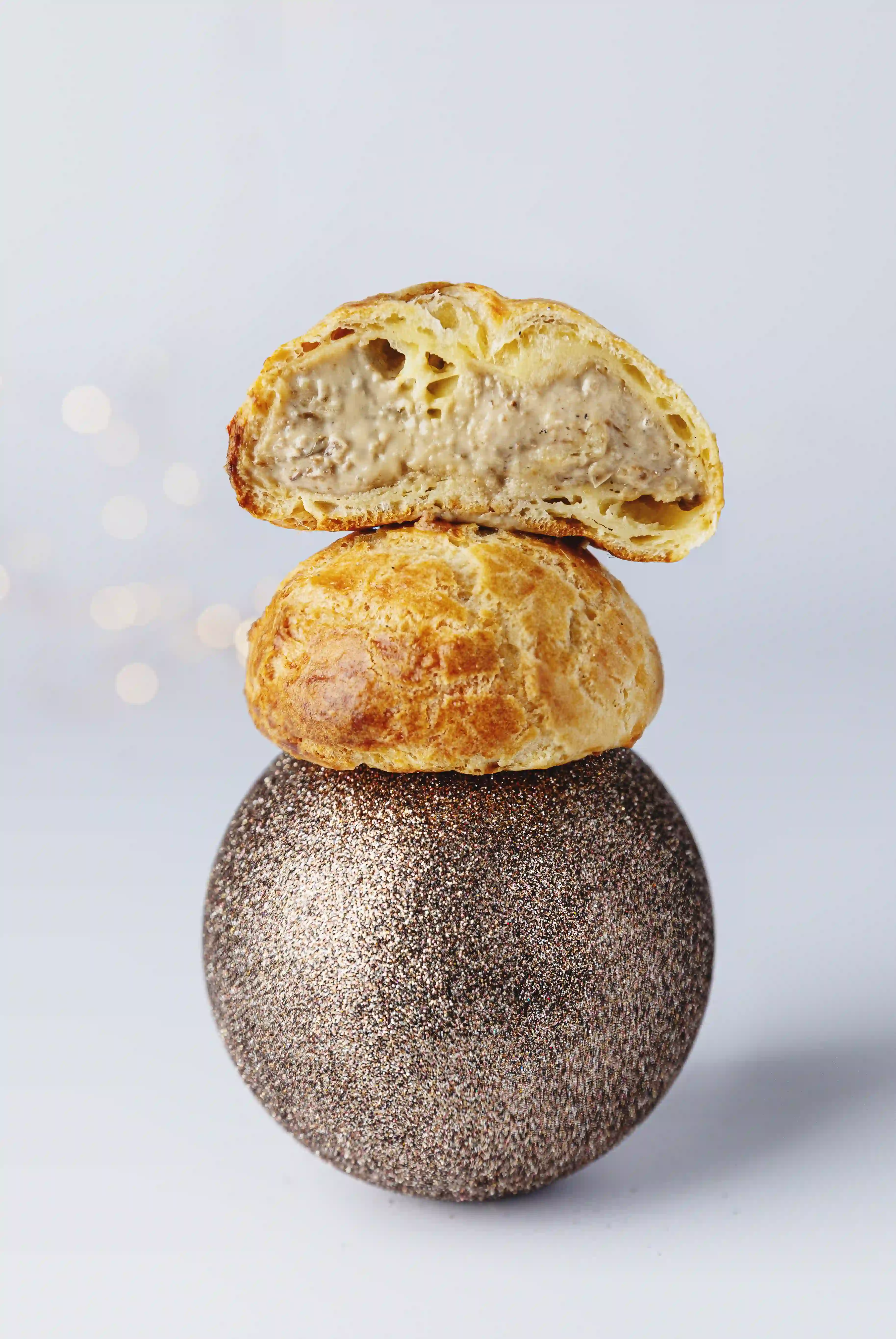 Gougère au comté et crème de cèpes : apéritif chic de Noël