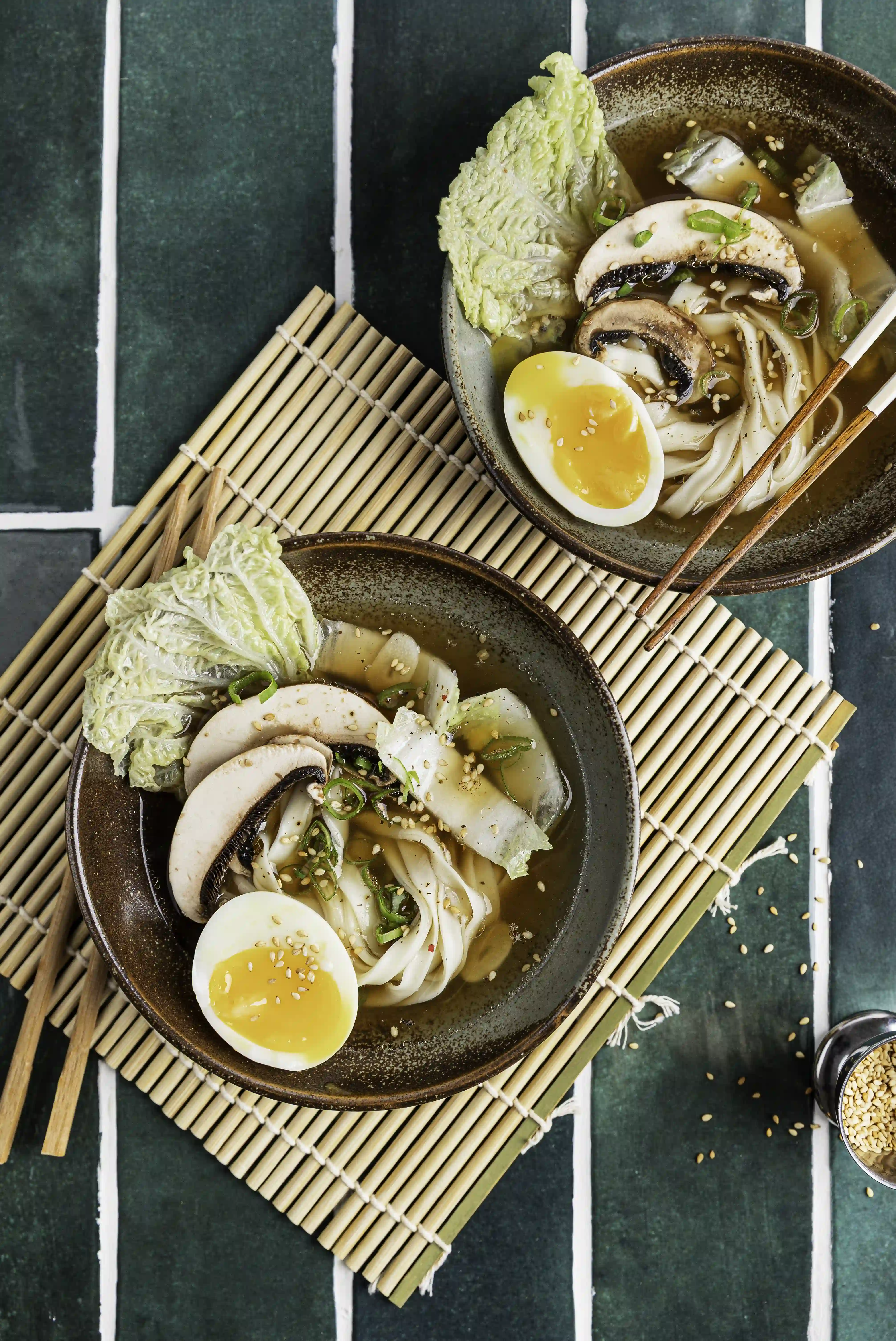 Miso ramen de chou et oeuf mollet
